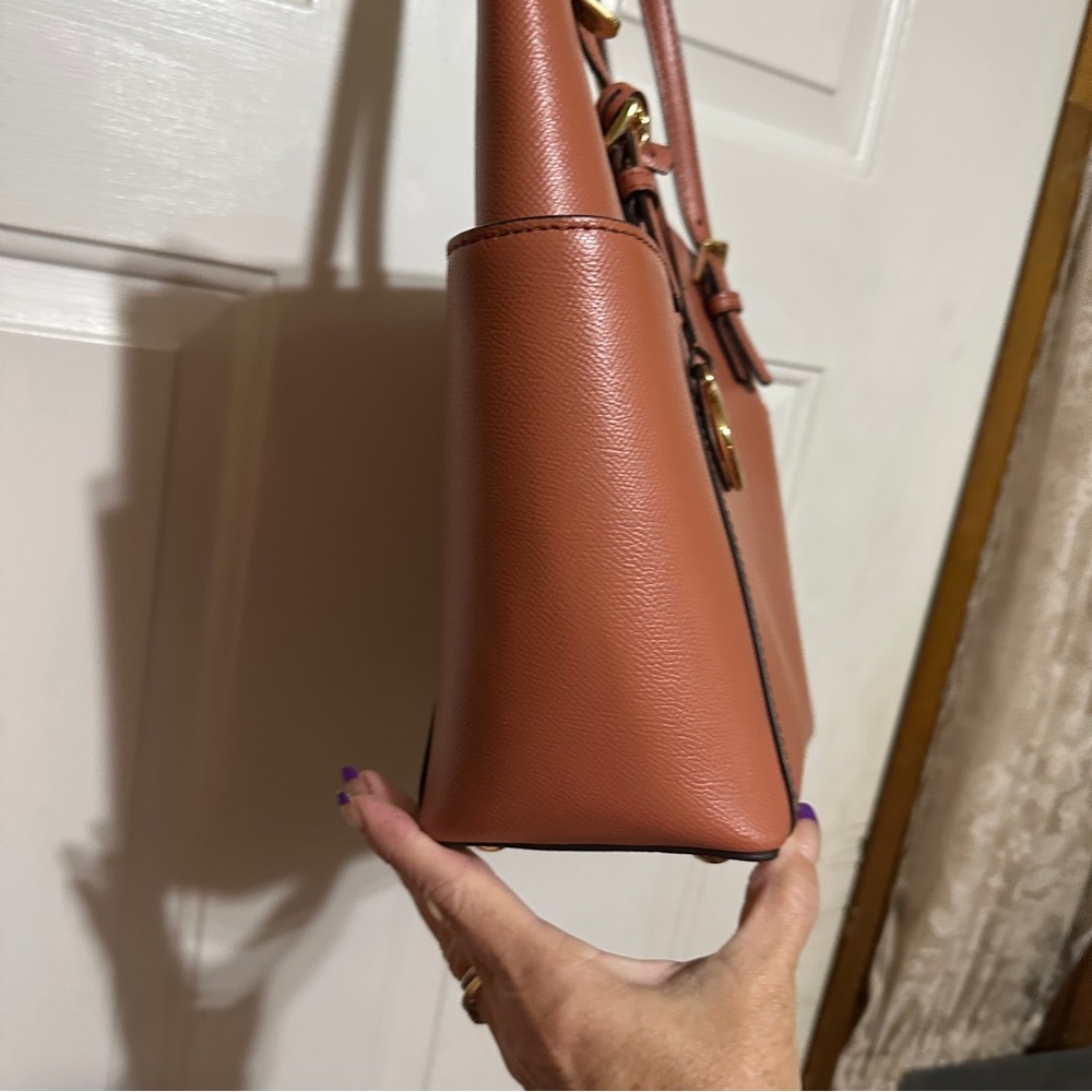 Michael Kors Jet Set East West Gold Tone Logo Charm Tote Bag Brown Leather  EUC‎ - Picture 4 of 12